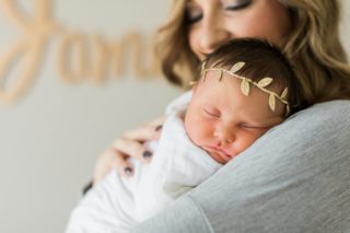 gold-crown-newborn-photo